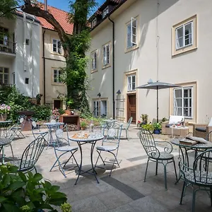 hotellátogatás